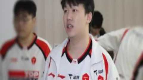 西甲媒体曝：弗里克锁定巴萨泄密内幕，限制特定人员餐厅访问及随队旅行